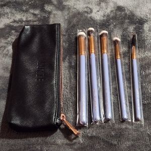 Luxie Powder Blue Makeup Brushes set of 5